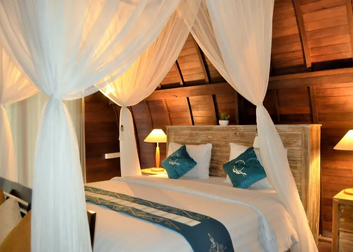 Ocean Terrace And Luxury Resort Batununggul