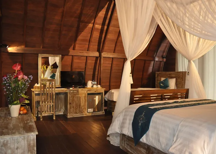 Ocean Terrace And Luxury Resort Batununggul